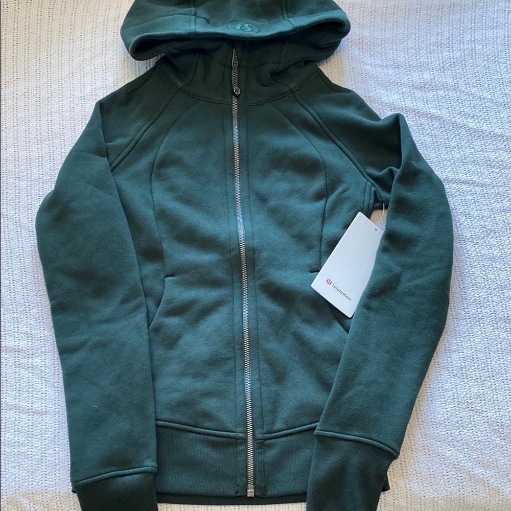 Lululemon Athletica Green Hooded Jacket with Fitted Athletic Cut